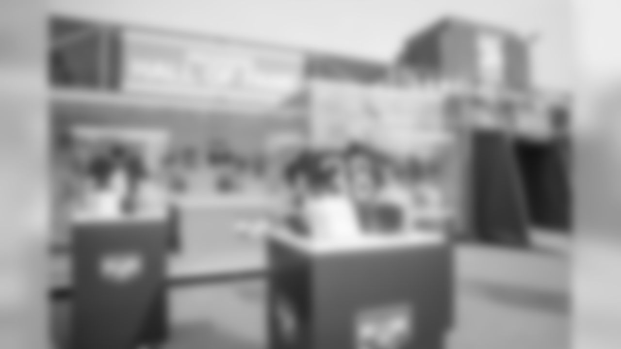 180612-lambeau-field-live-ribbon-cutting-30