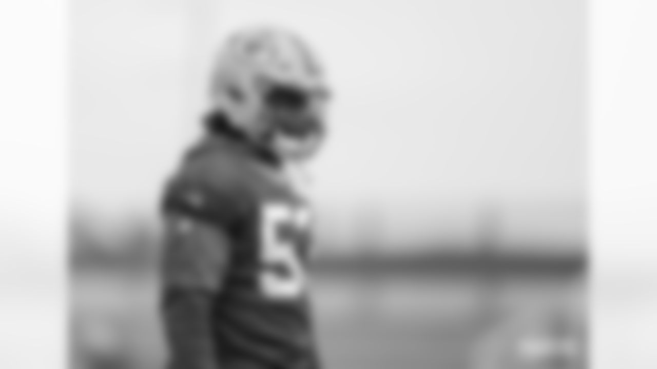 LB Jonathan Garvin