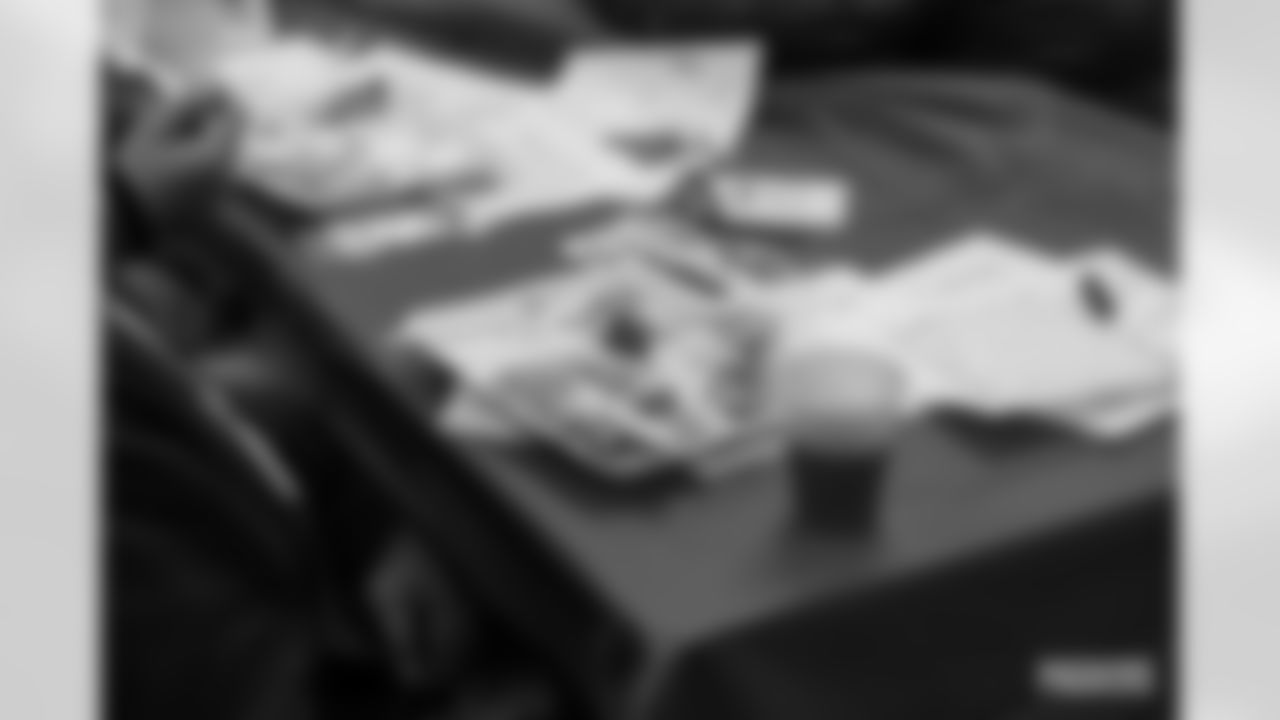 221123-thanksgiving-meal-2560033