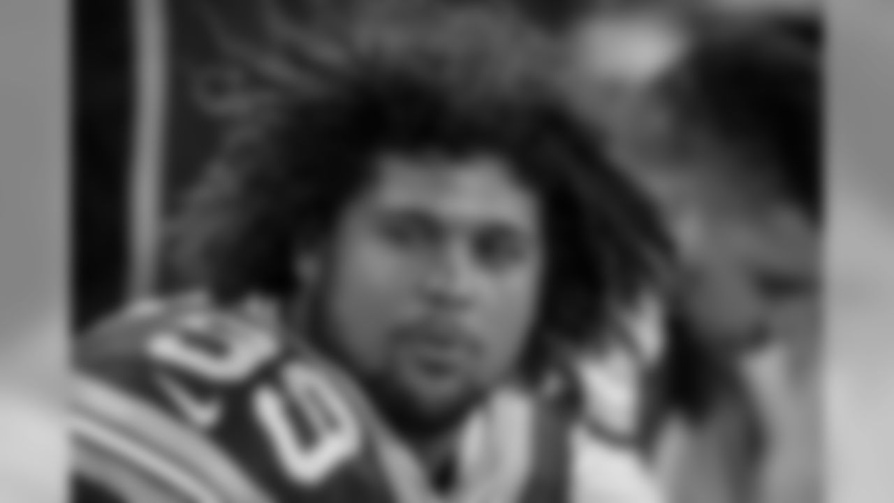 TE James Looney