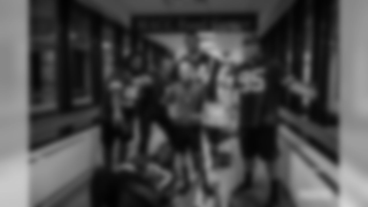 191001-players-visit-hospital-02