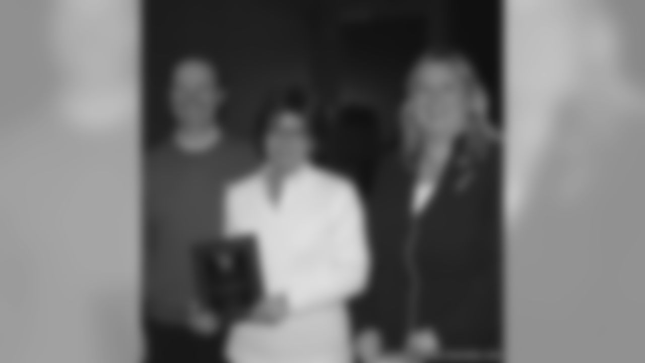 Awards Presented To Outstanding Concession Stand Groups