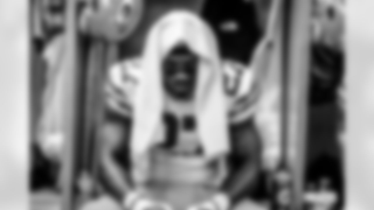 230910-LockerRoom-ES-17
