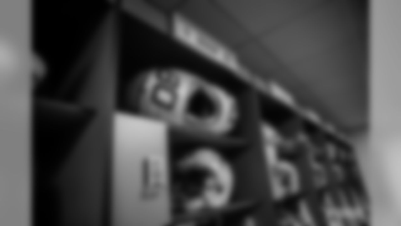 200119-locker-room-bobber-WM-009