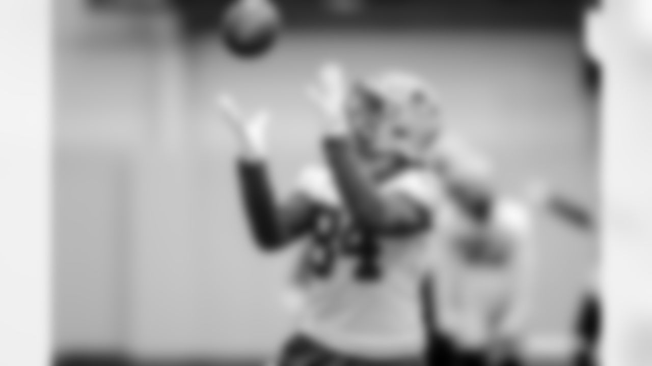 221130-evan-practice-gallery-2560011