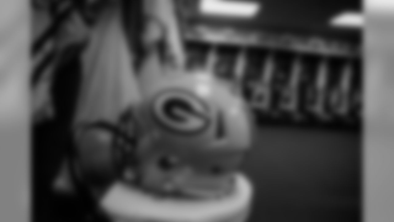 Inside The Packers Locker Room At Arrowhead Stadium