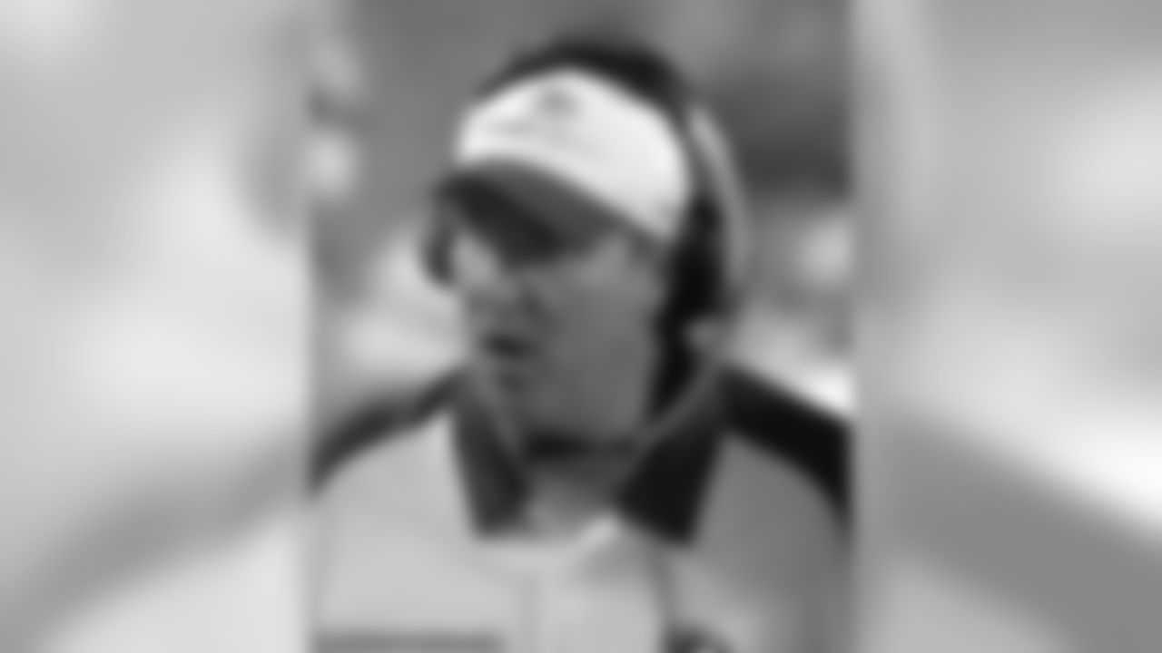 Defensive Coordinator Bob Sanders