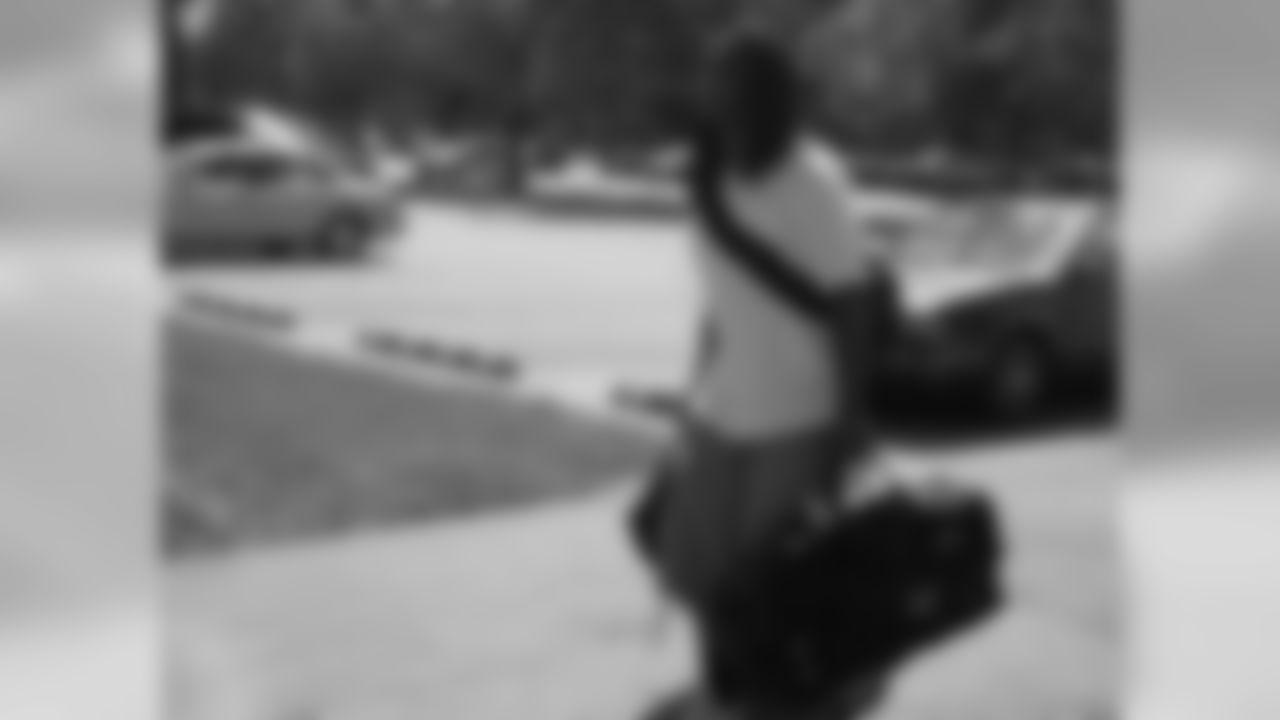 100729-playerarrive