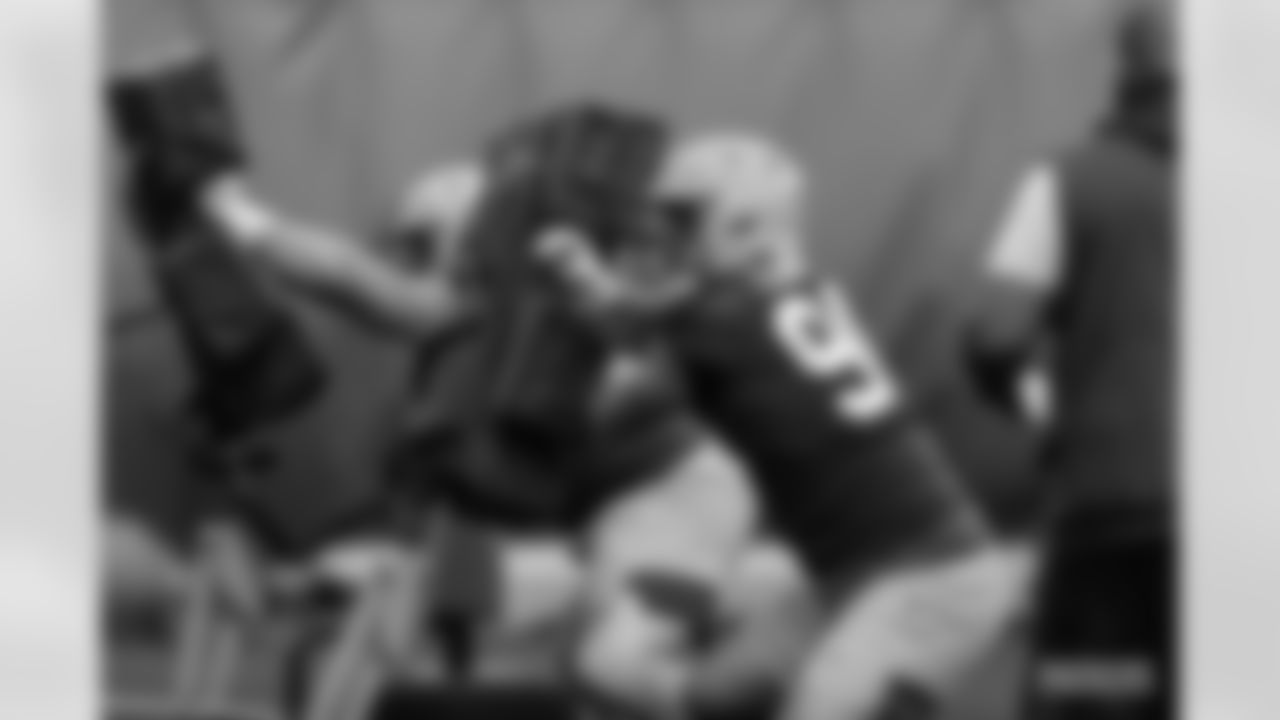 DL Dean Lowry