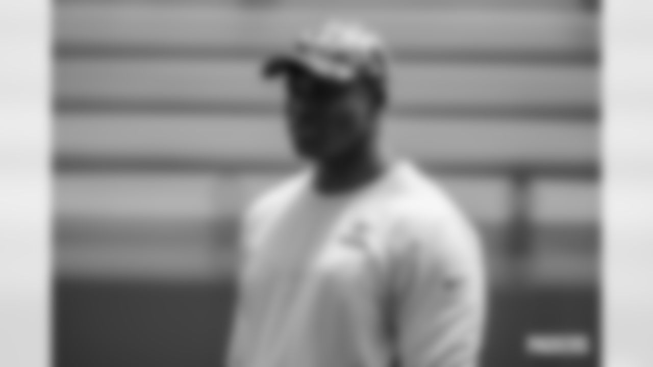 Siriki Diabate (suh-ree-kee dee-uh-BAH-tay, Connecticut), Linebackers
