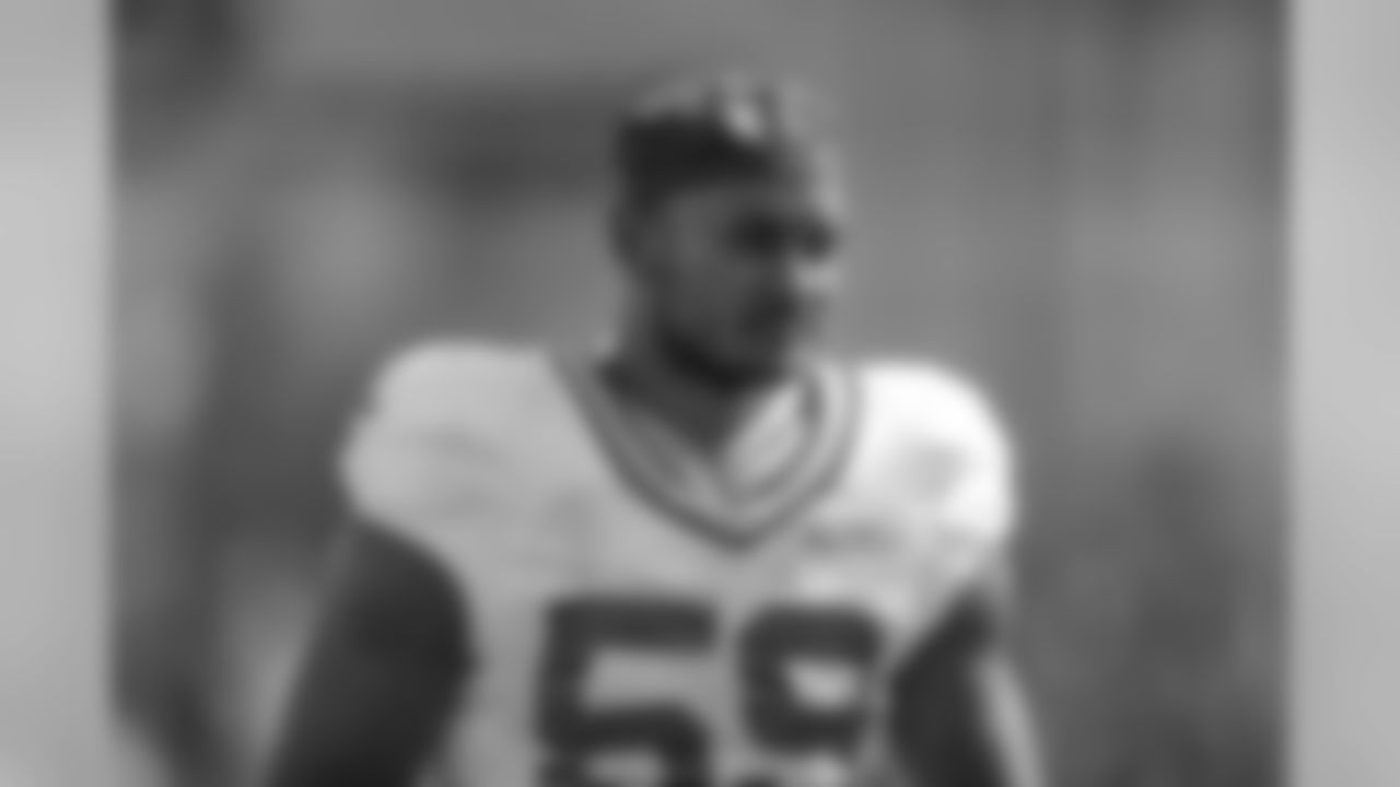 59 - LB Markus Jones