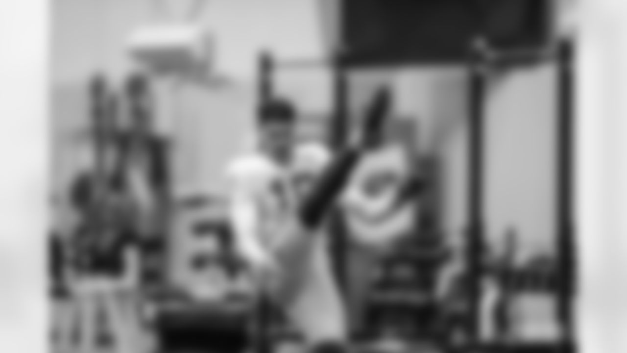 221130-evan-practice-gallery-2560053