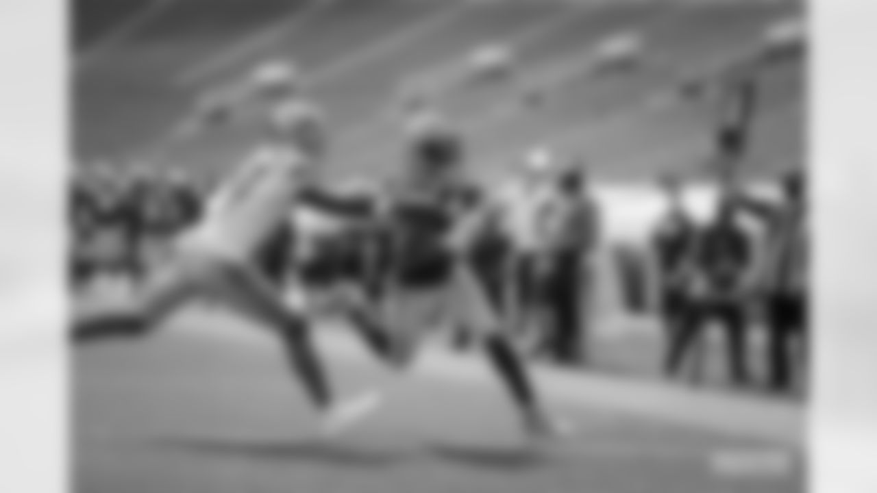 RB Aaron Jones