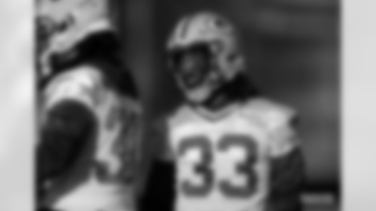 RB Aaron Jones