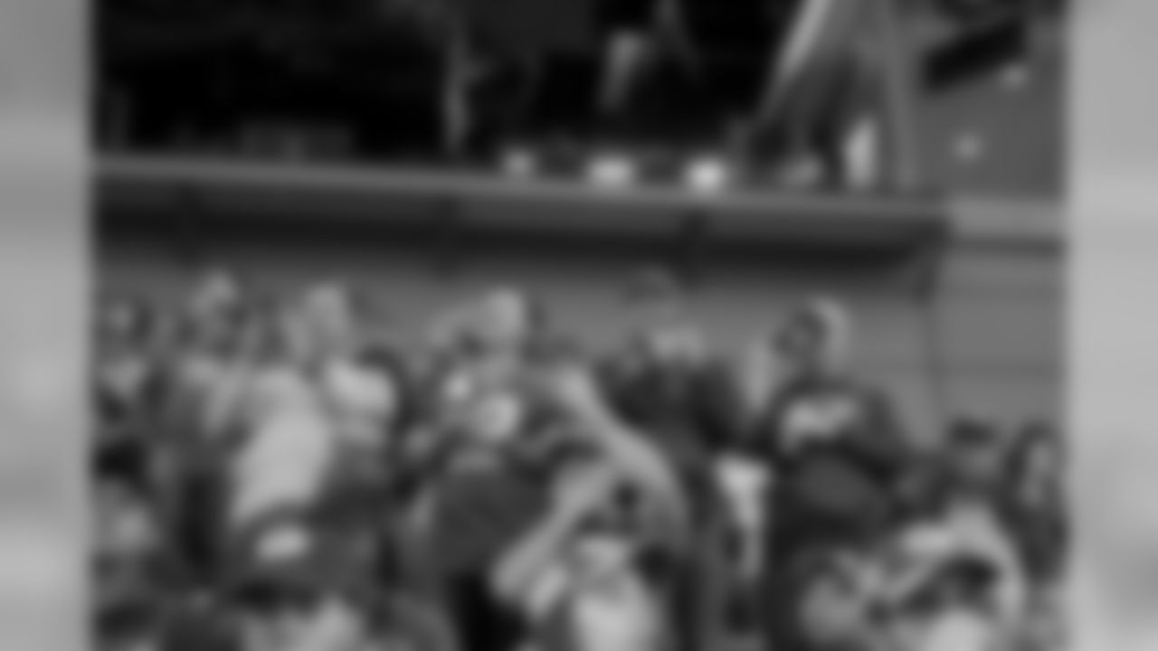 180909-fans-at-bears-game-23