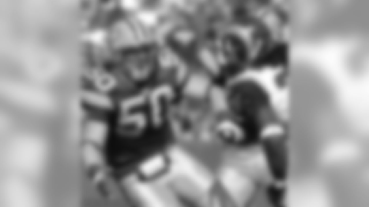 LB AJ Hawk