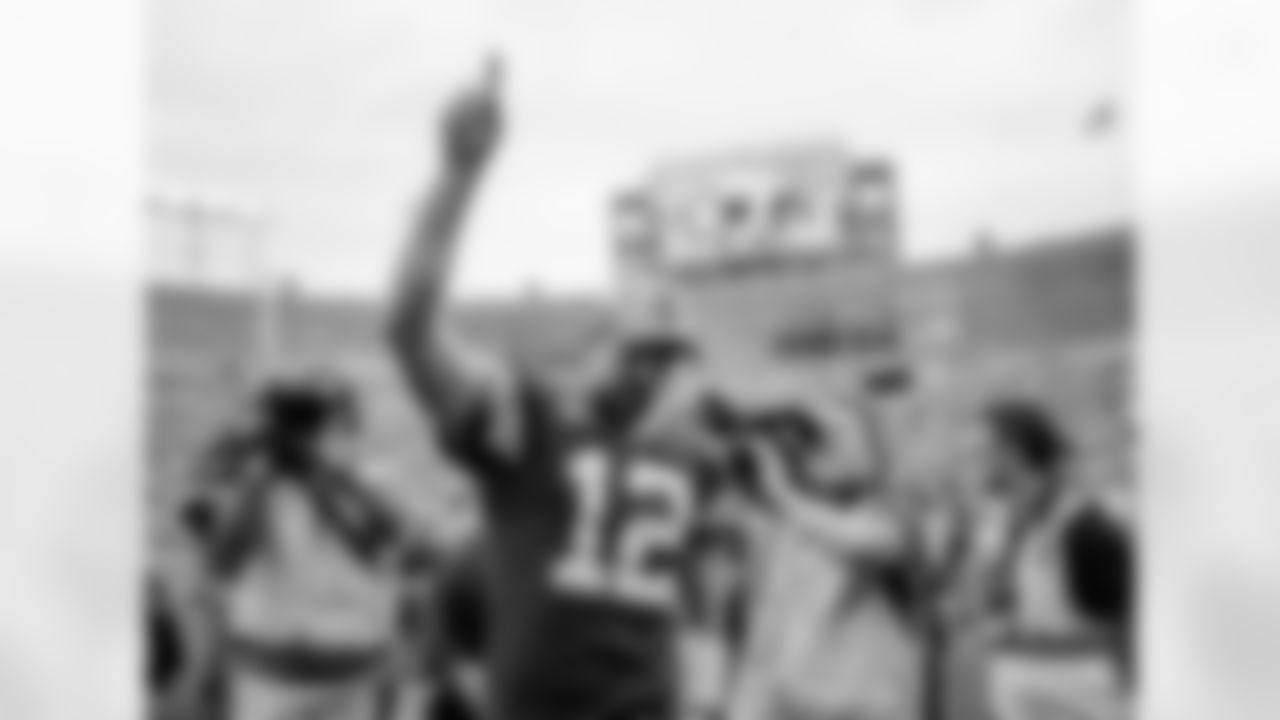 QB Aaron Rodgers