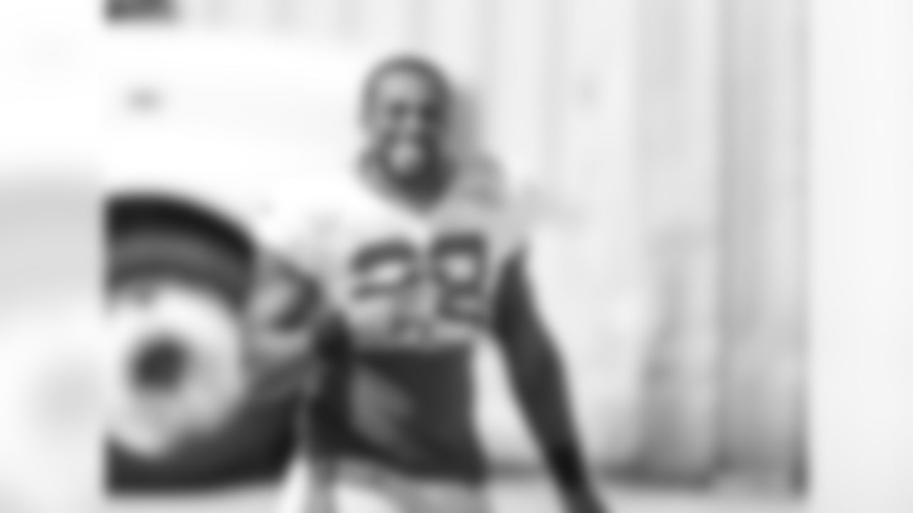 RB AJ Dillon