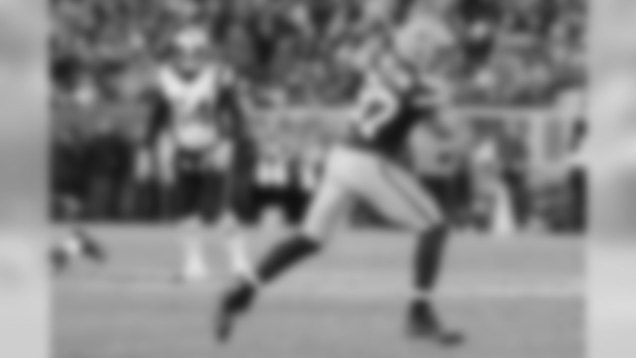 Packers WR Jordy Nelson got free from Patriots CB Darrelle Revis on a slant, caught QB Aaron Rodgers' pass and raced all the way across the field, diving to the pylon for the 45-yard TD with 14 seconds left on the clock. It gave the Packers a 23-14 lead at intermission. Nelson set a franchise record for receiving yards in a single season (1,519) and became the eighth player in NFL history with 95-plus receptions (98), 1,500-plus receiving yards and 13-plus receiving touchdowns (13).