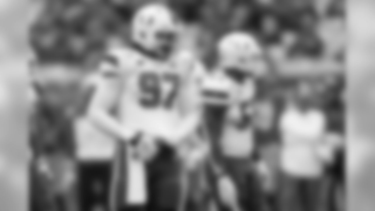 LB Jonathan Garvin