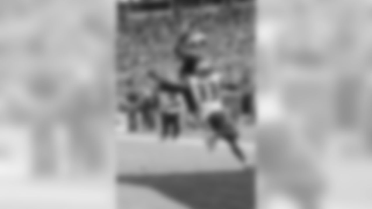 Carolina Panthers wide receiver Devin Funchess (17) catches a pass in front of Tampa Bay Buccaneers cornerback Carlton Davis (33) during an NFL Week 9 game on Sunday, Nov. 4, 2018, in Charlotte, N.C.
