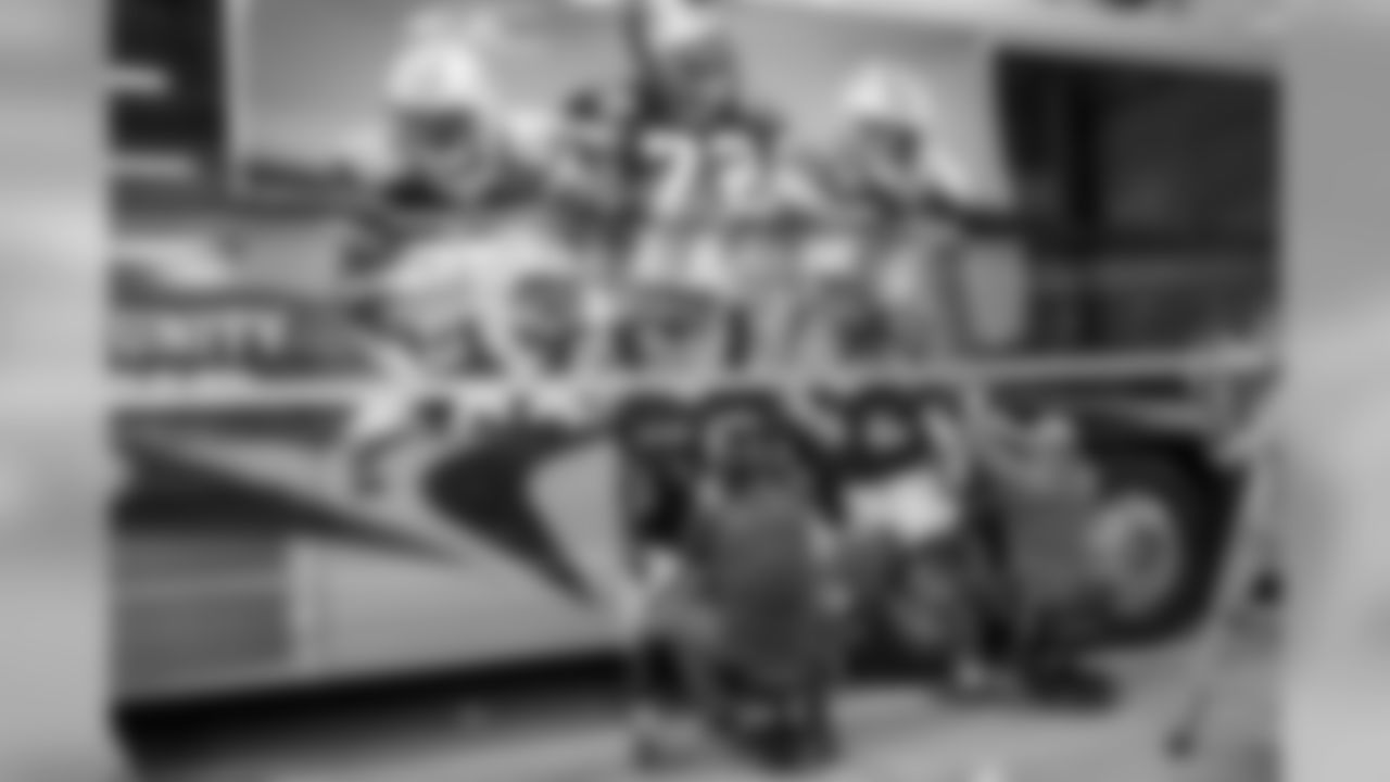 190408-tailgate-tour-bus-wrap-03