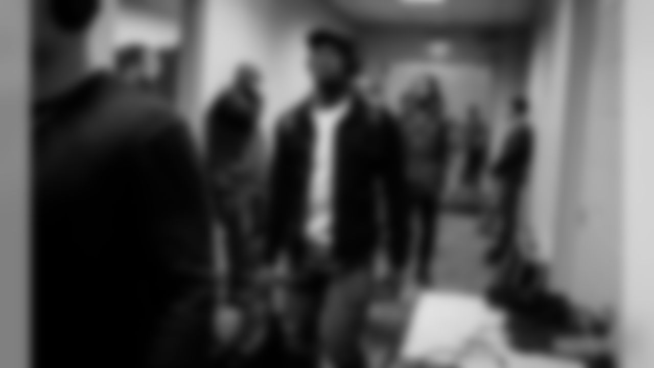 191201-packers-arrive-NYG-2-bobber-WM-12