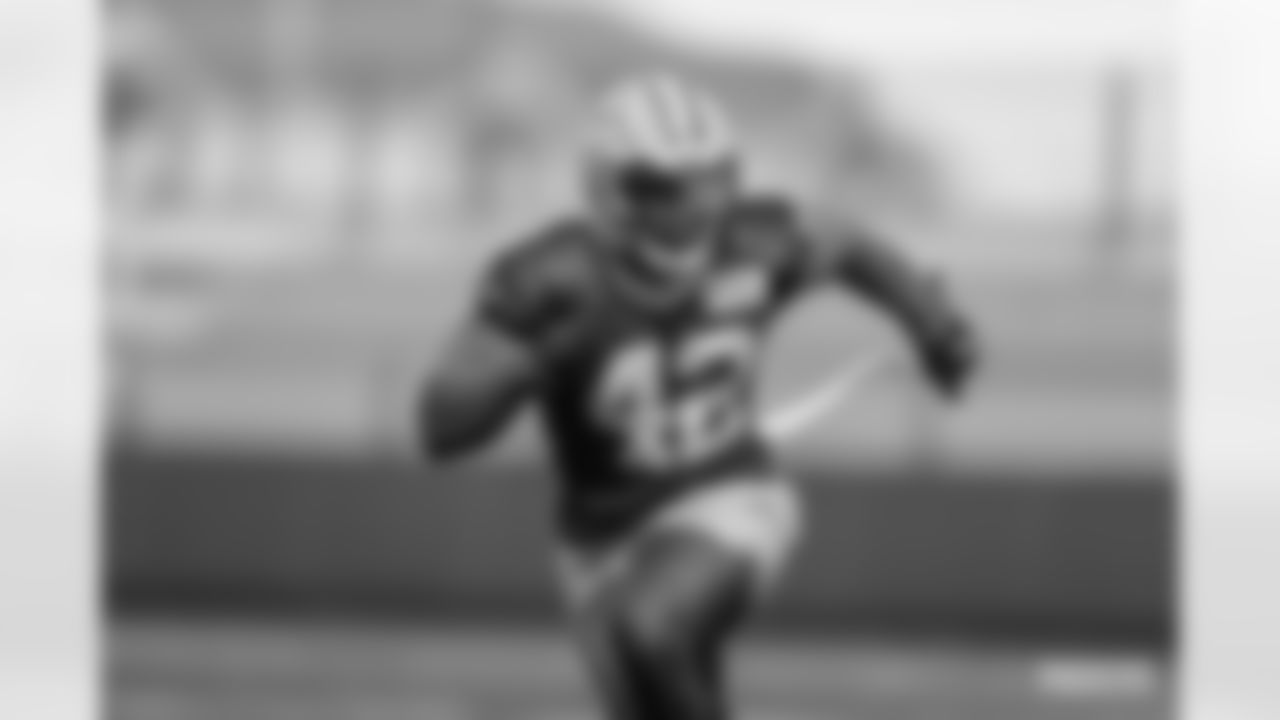 220506-rookie-minicamp-gallery-256018 (1)