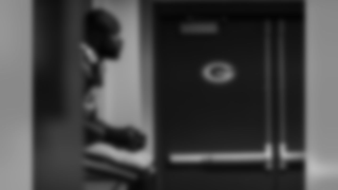 170910-locker-room-siegle-009