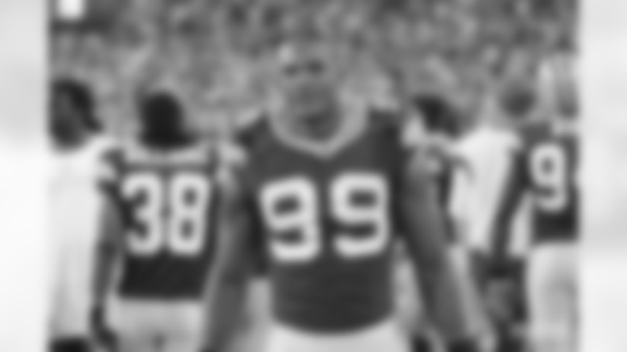 DE/LB Jeremy Thompson (2008-09)