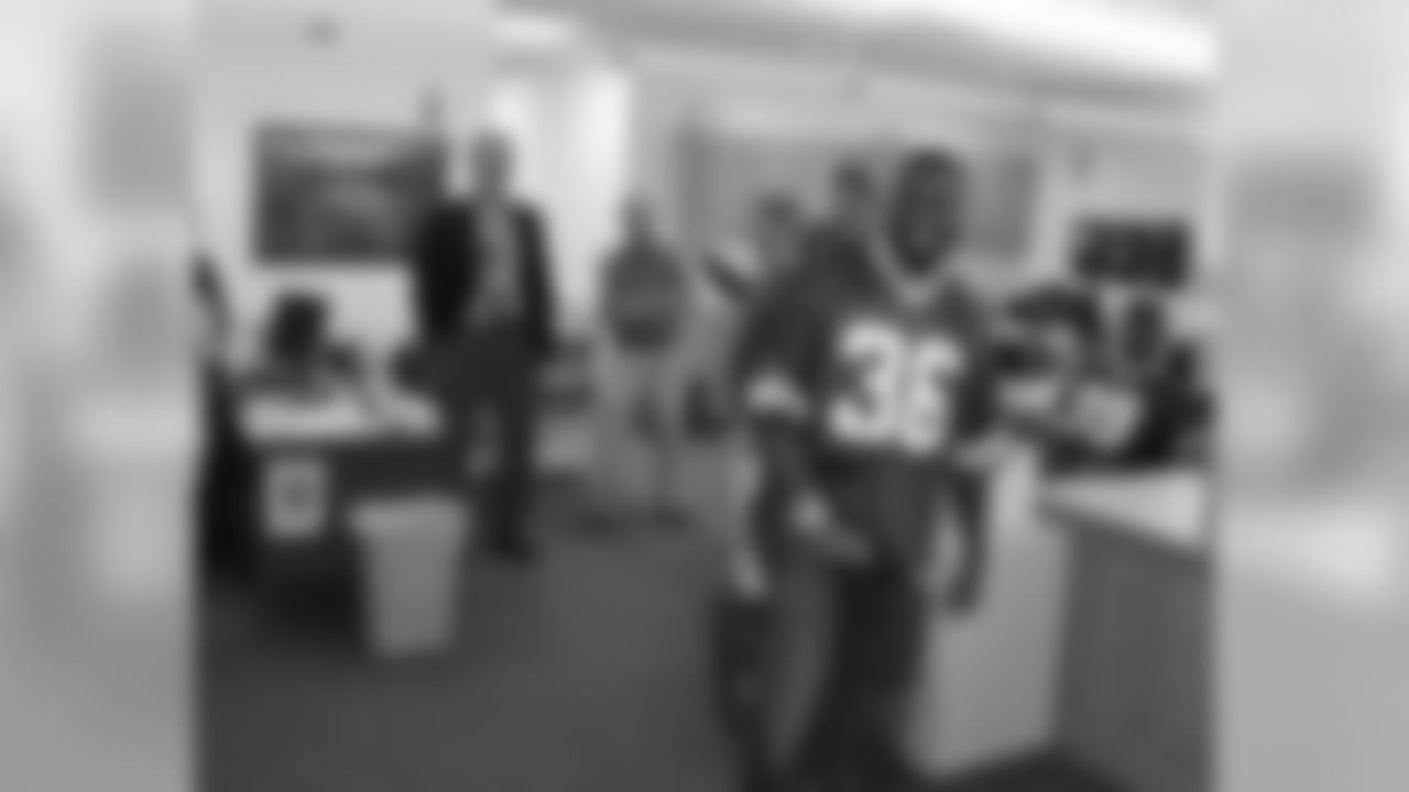 Packers Tailgate Tour - Lunch at 2510 Restaurant, Abbotsford School Distric