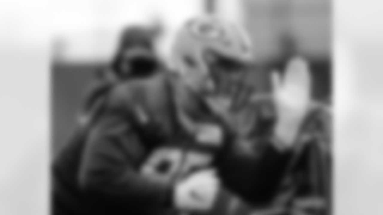 DL Tyler Lancaster