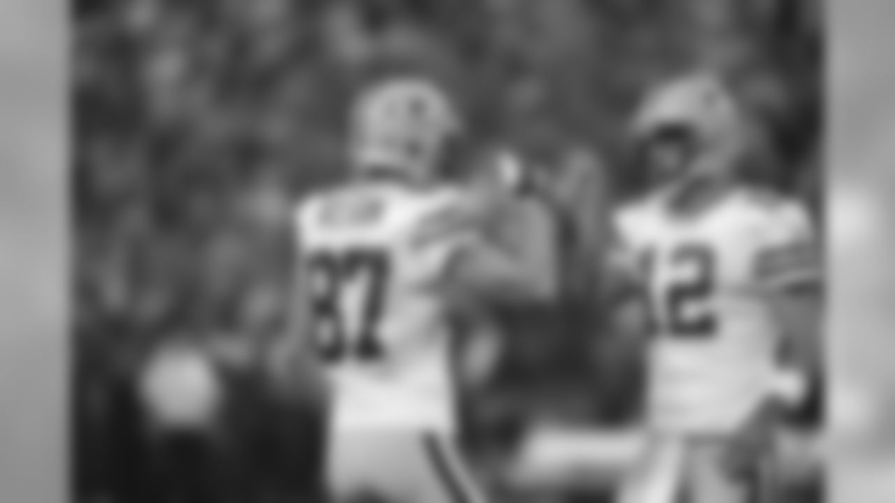 WR Jordy Nelson and QB Aaron Rodgers celebrate after scoring a touchdown vs. the Minnesota Vikings.