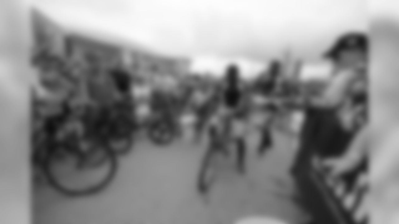 Packers-Biking