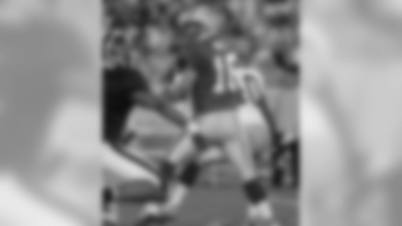 Packers-Bills Square Off For 'Family Night'