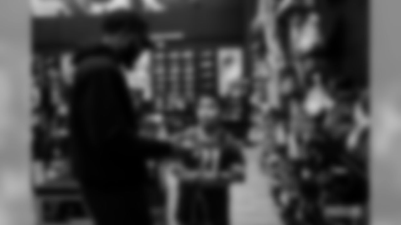 191213-adrian-amos-shop-13
