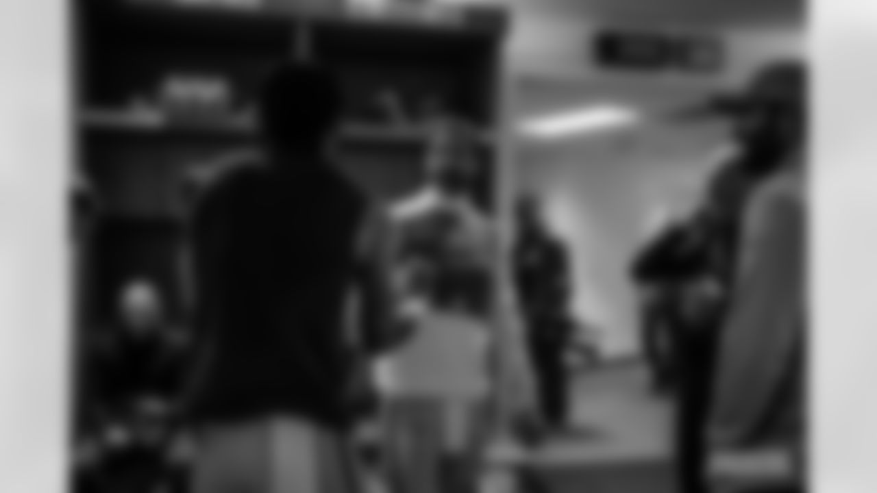 221220-locker-room-EA-2560015