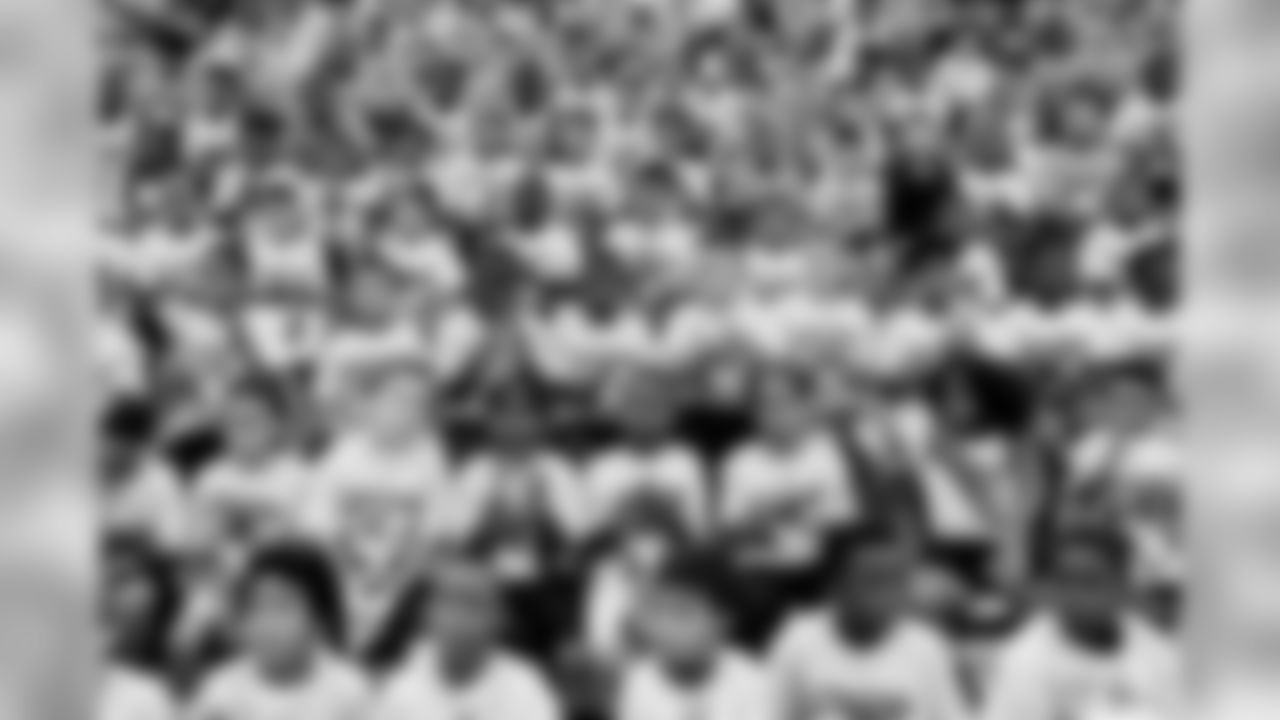 180619-marcedes-lewis-football-camp-03