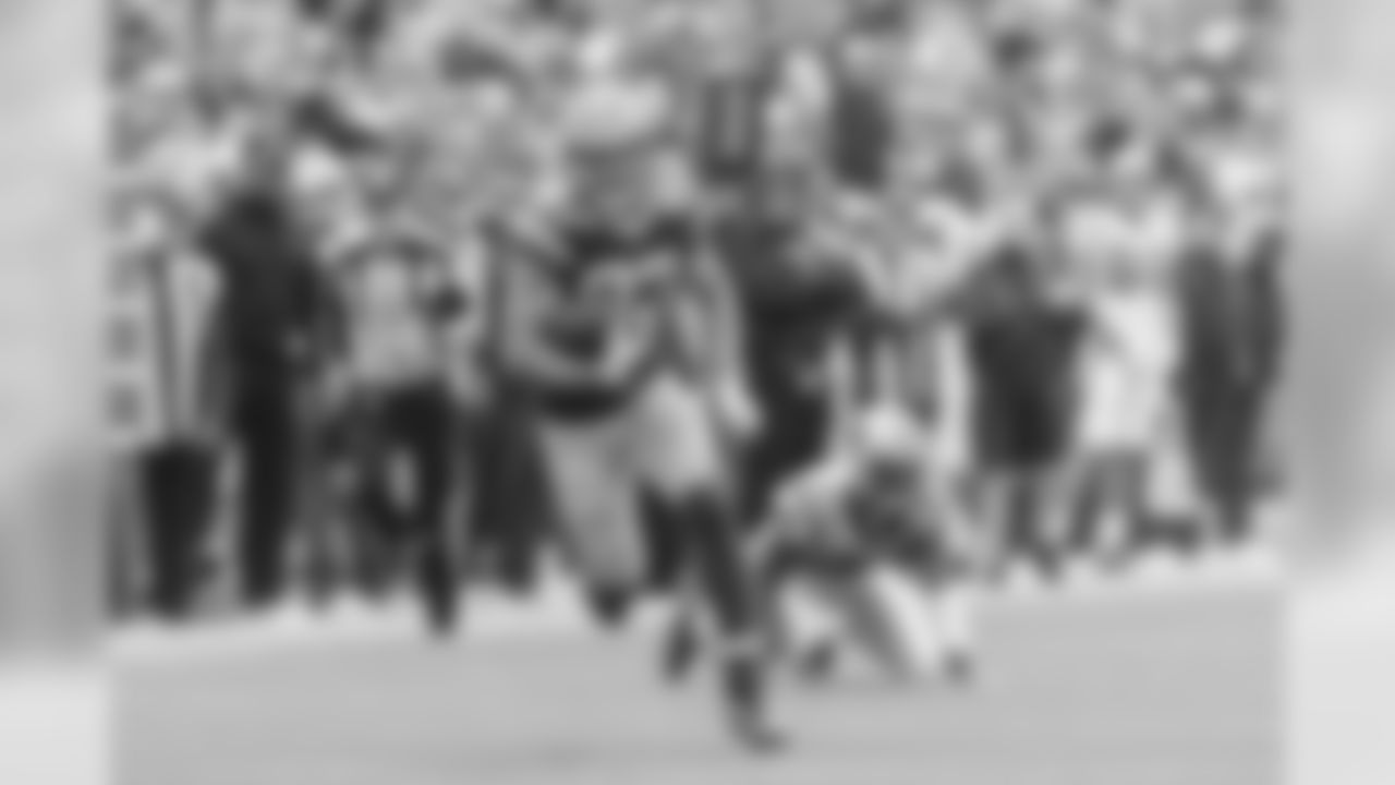 Nelson has racked up 6,109 career recieving yards and has an average of 15.3 yards per catch.