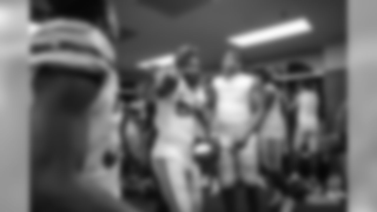 191028-locker-room-pass-6
