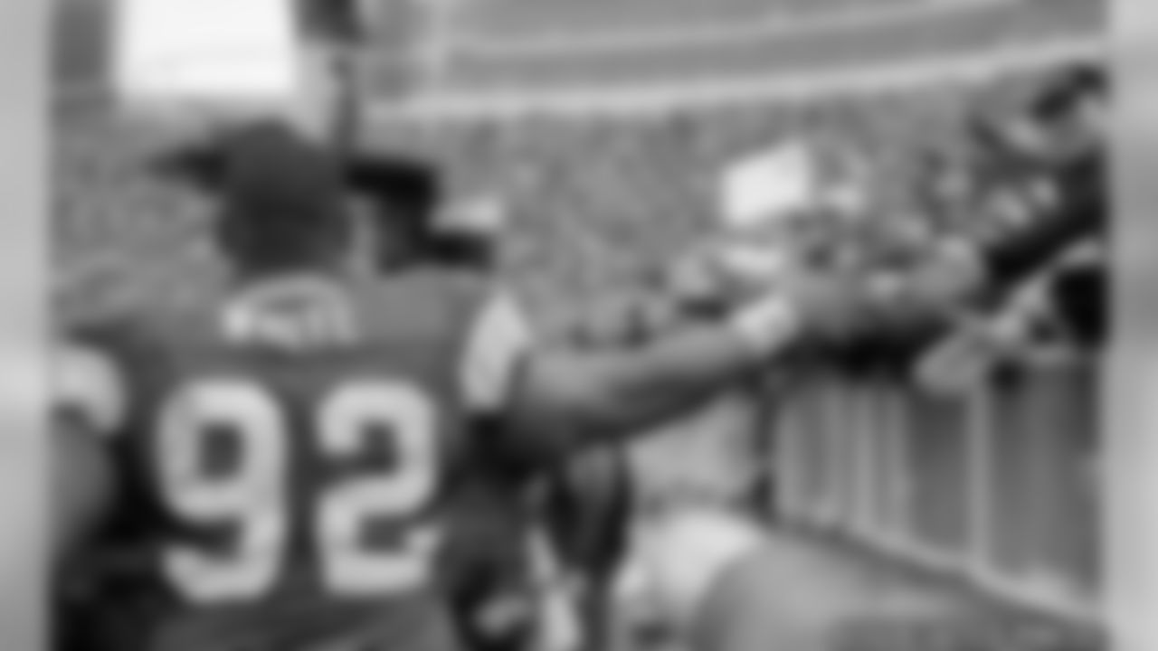 Photo Tribute To Reggie White