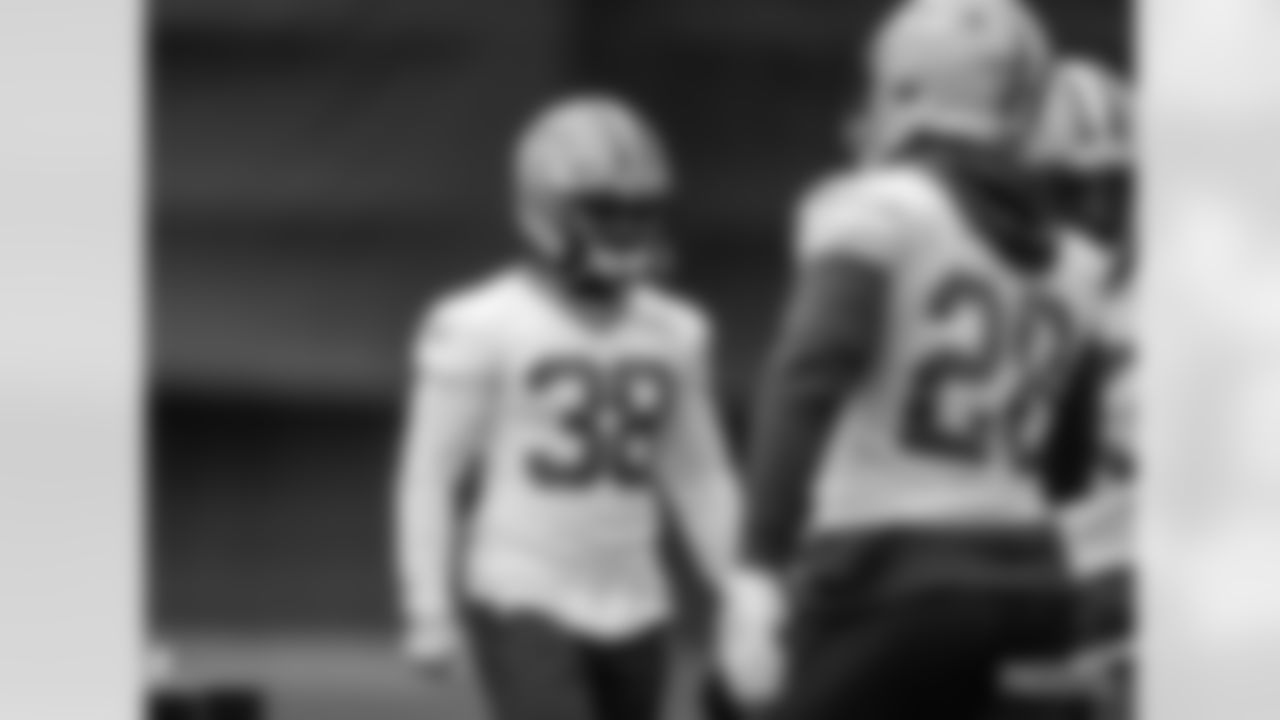 RB Mike Weber