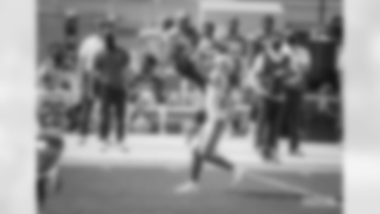 RB Aaron Jones