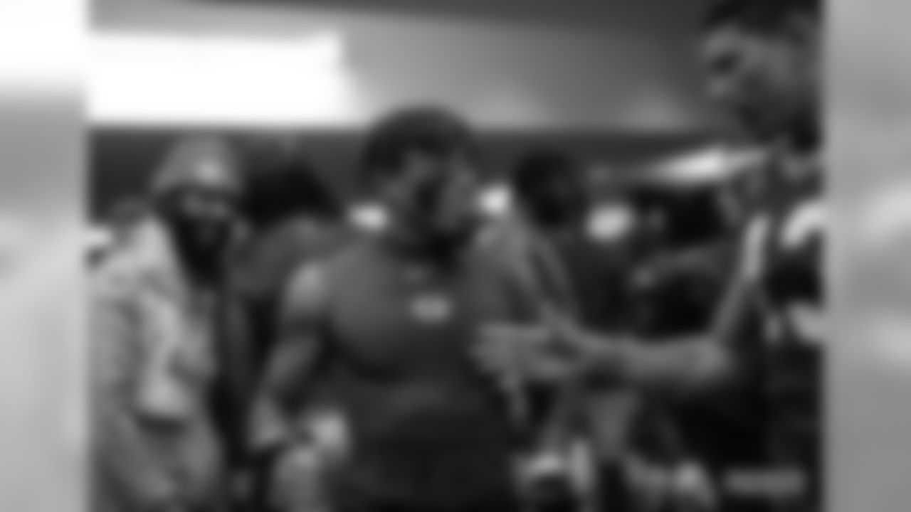 191111-locker-room-pass-17