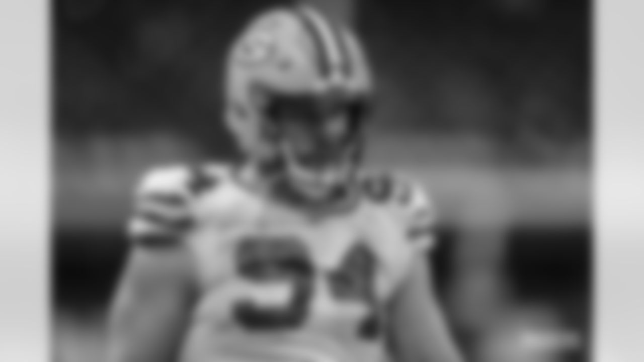 DL Dean Lowry