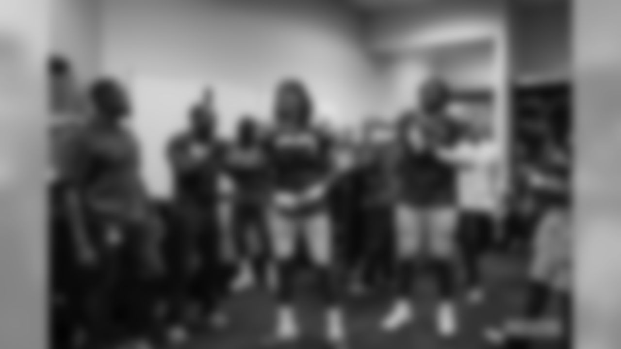 191007-locker-room-pass-dallas-04