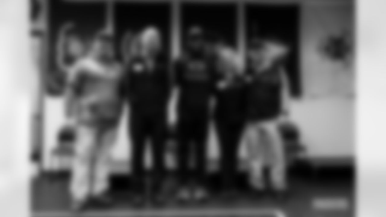 221102-k9-gallery-2560035