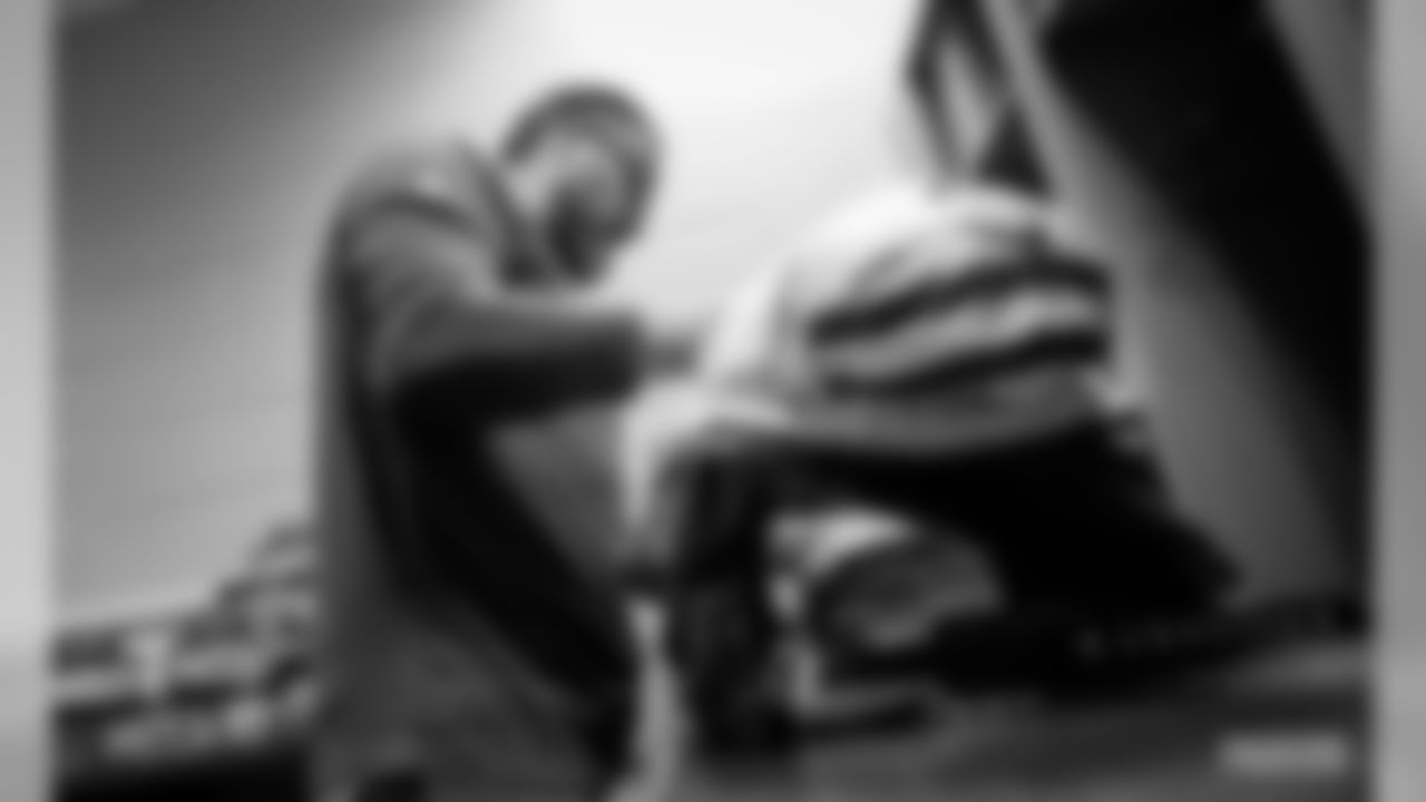 191201-packers-locker-room-bobber-WM-34