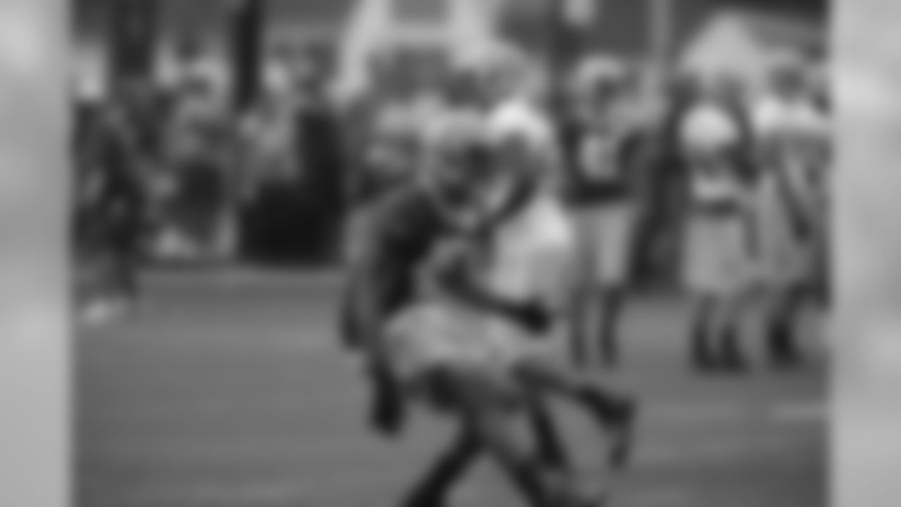 LB Adrian Hubbard (#49)