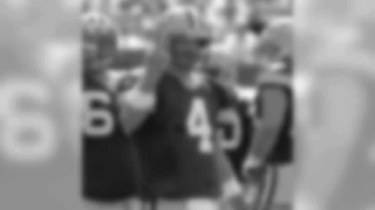 QB Brett Favre